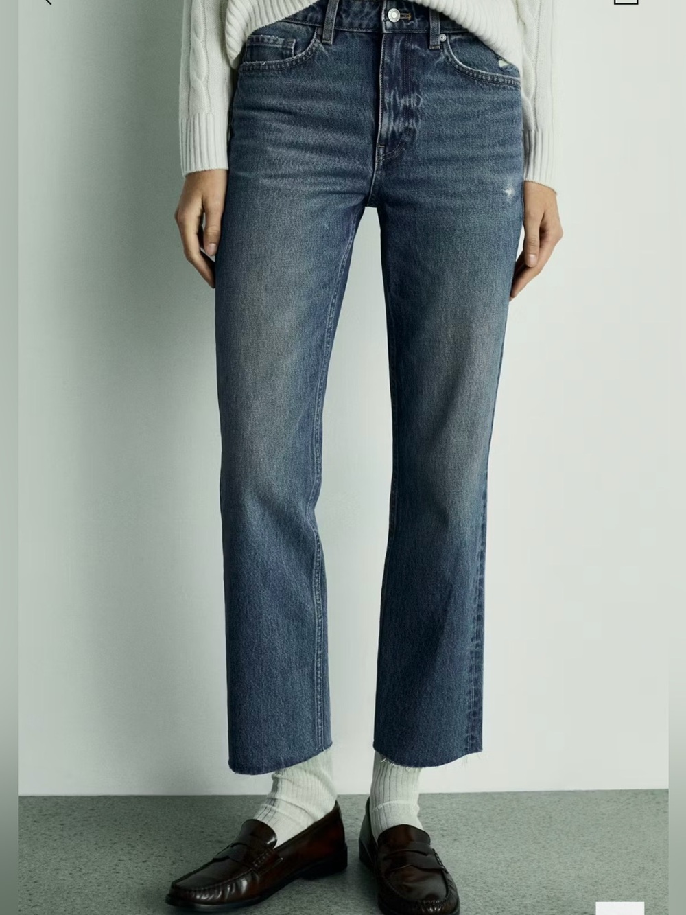 Classic High-Rise Straight Jeans in Washed Blue -